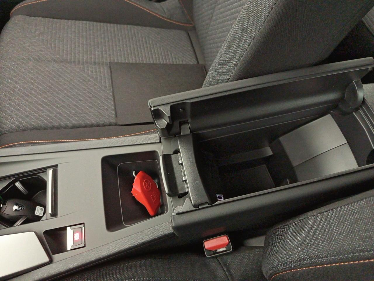 Peugeot 308 hybrid 145 e-dcs6 style — photo 18