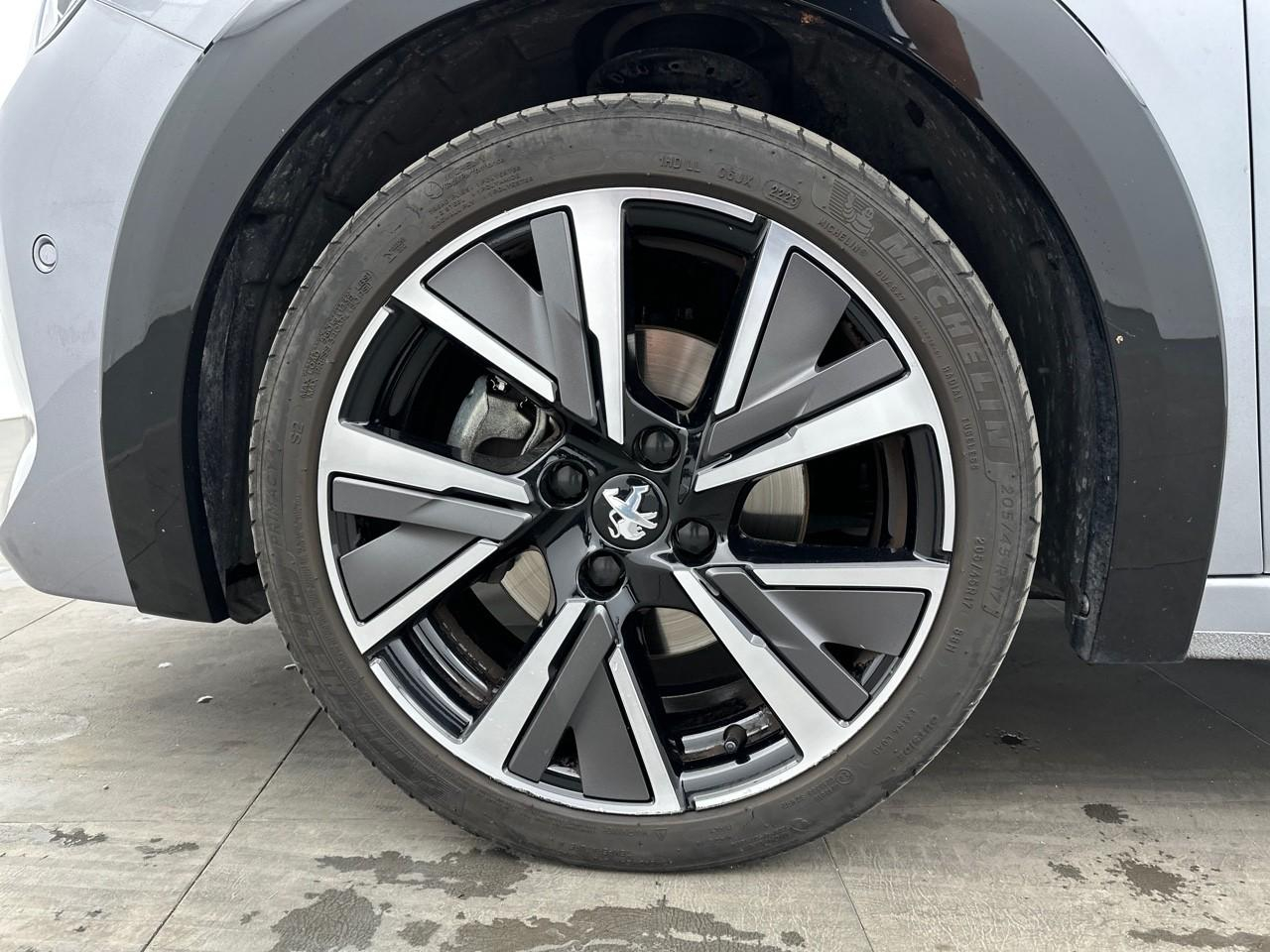 Peugeot 208 bluehdi 100 s&s bvm6 gt — photo 14