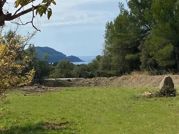 Terrain 2022 m²