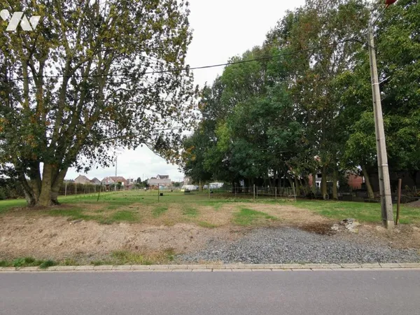 Terrain 2714 m²