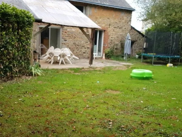 Liffre, maison T4 avec garage, terrasse avec préau et jardin