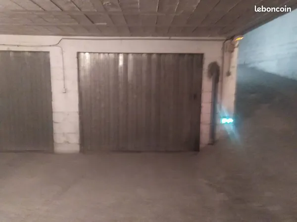 Box fermé 12m²- sous-sol -Accès facile