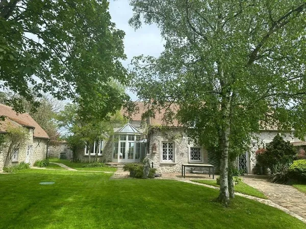 Maison 8 pièces 211 m²