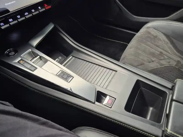 Peugeot 308 phev 180 e-eat8 — photo 52
