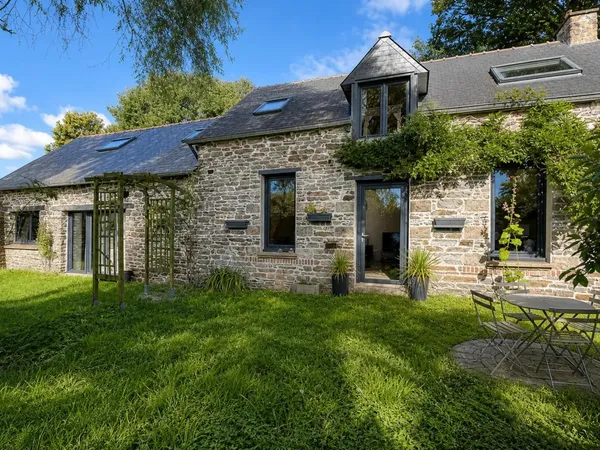 Maison de 8 pièces de 205 m² située à Bréhan