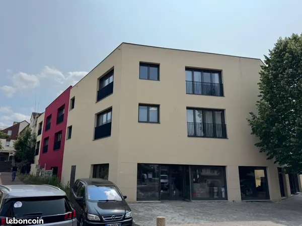 Local 146 m² VALENTON