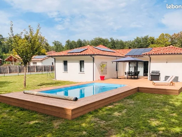 Villa contemporaine avec piscine - terrain 1 500 m² - Magescq