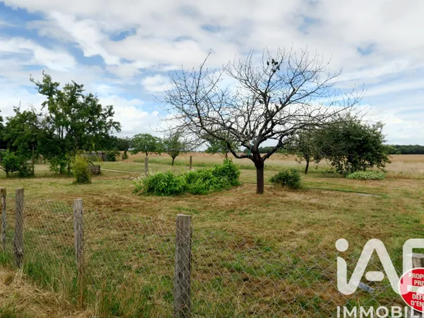 Terrain 700 m²
