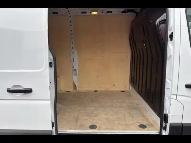 Renault Master fg f3500 l2h2 2.3 blue dci 135ch grand confort euro6e — photo 11