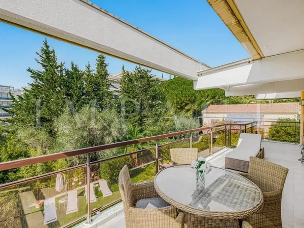 Co-exclusivité - Appartement 2 pièces en dernier étage à vendre