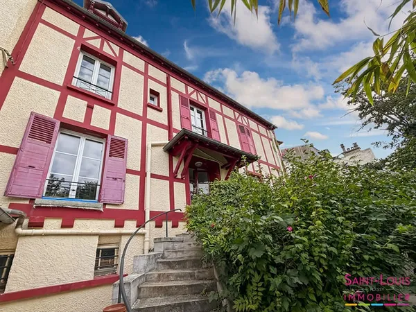 POISSY Centre-ville, F2 de 27m2 à 2 pas du marché et de la gare