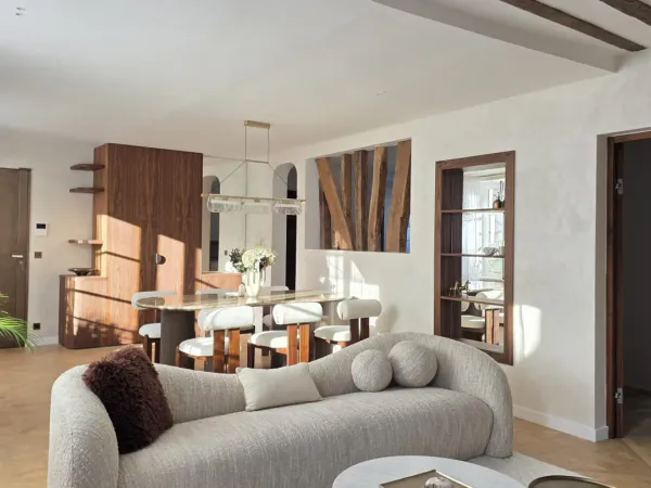 Paris VI - Beau 3 pièces rénové clair en étage élevé - Quartier de l'Odéon