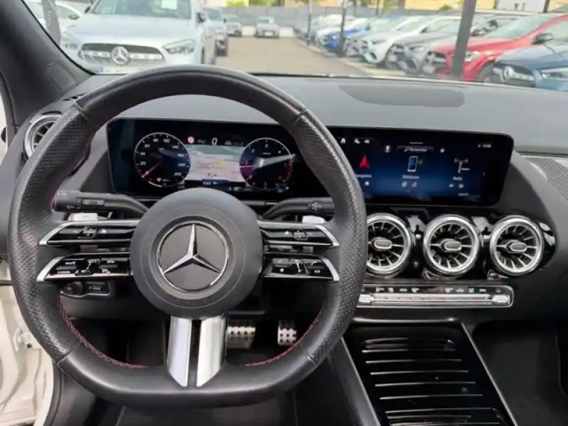 Mercedes Gla 200 d amg line — photo 36