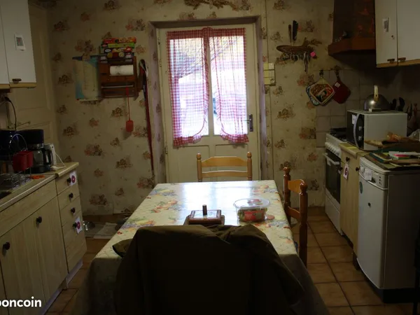 Vend appartement au centre du village