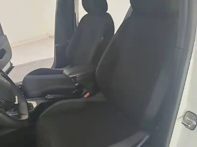 Peugeot 2008 puretech 130 s&amp;s bvm6 — photo 11