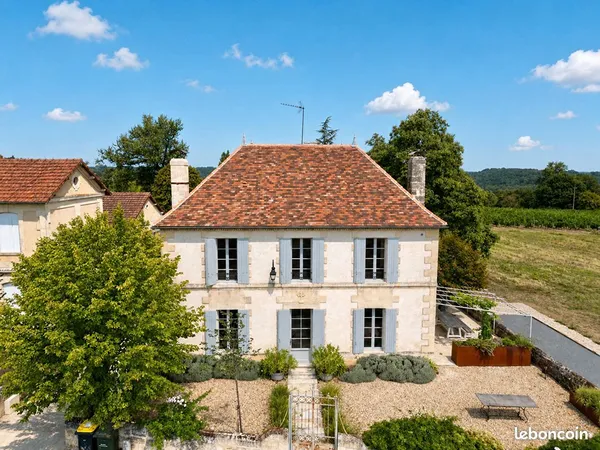 Propriété 8 pièces 213 m²