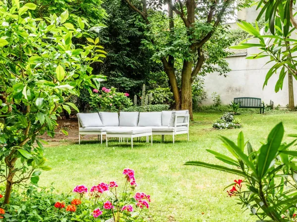 Paris 16eme - Auteuil / Boileau, duplex 5 chambres, jardin.