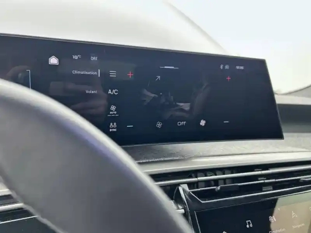 Peugeot 3008 hybrid 145 e-dcs6 — photo 47