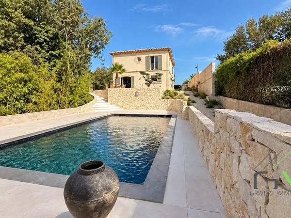 Superbe maison de 173 m² avec piscine chauffée à Mauressargues