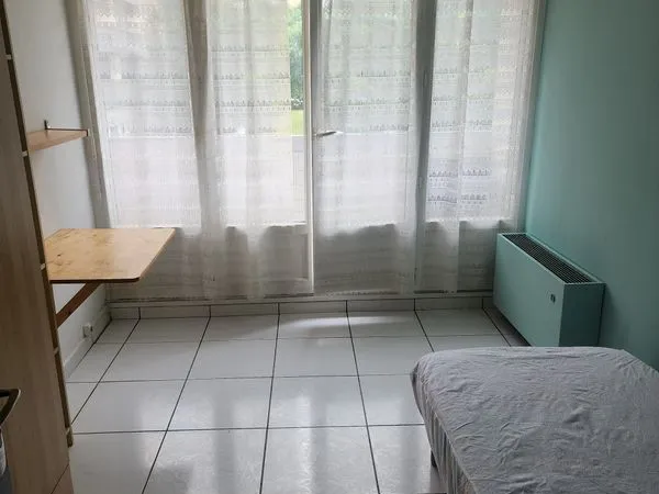 1 chambre meublée dans un appartement en colocation