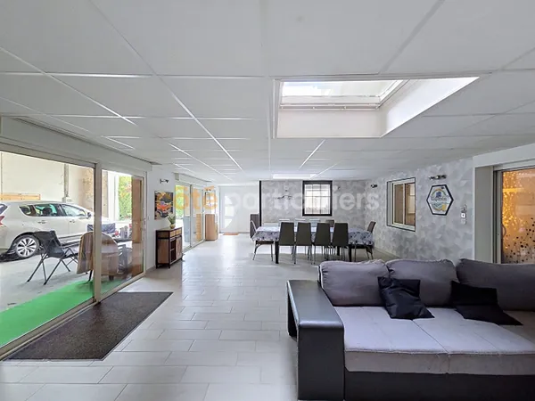 Exclusivité Maison de plain-pied avec vaste séjour, hangar et grenier à Houplines