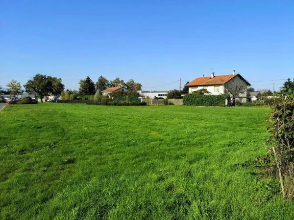 Terrain 1302 m²