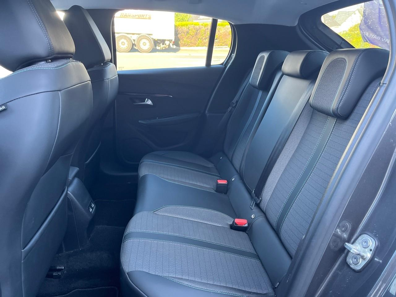 Peugeot 208 puretech 100 s&s eat8 allure pack — photo 10
