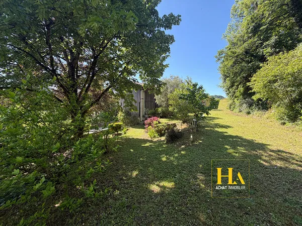 EN EXCLUSIVITE LONGERE ATYPIQUE 5 PIECES de 115m²