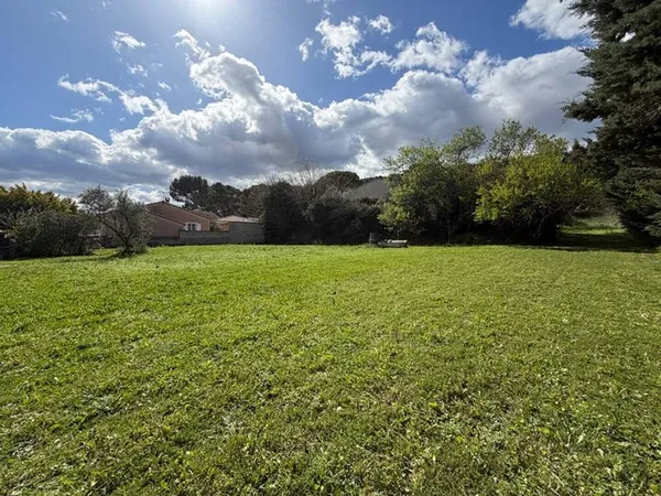 Terrain 1525 m²
