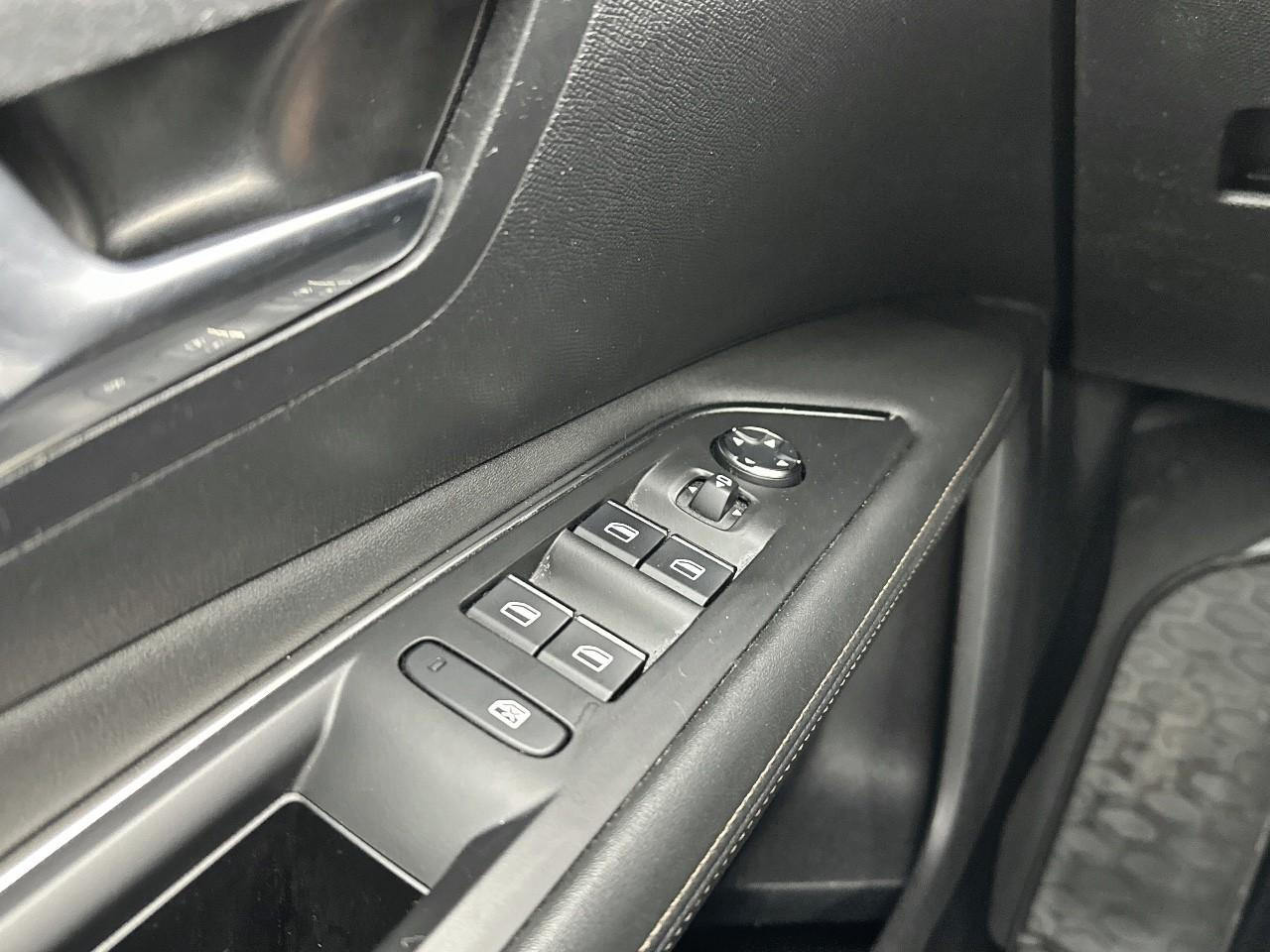 Peugeot 3008 hybrid 225 e-eat8 gt — photo 15