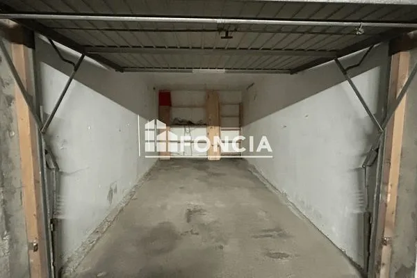 Parking 14 m²