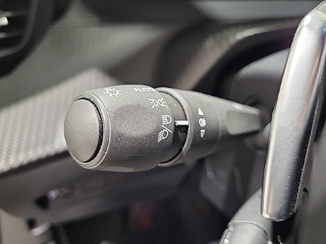 Peugeot 2008 hybrid 145 e-dcs6 allure — photo 20