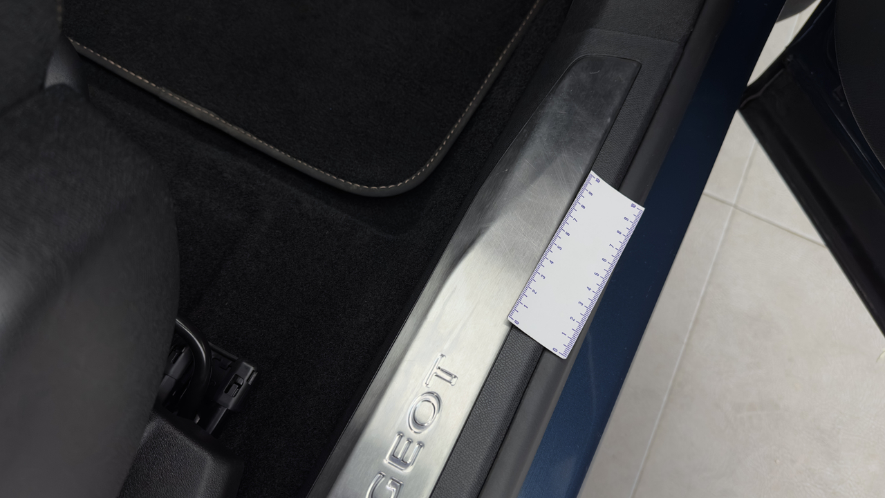 Peugeot 3008 Hybrid 225 e-EAT8 — photo 33