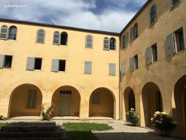 Appartement T2 59 m2 proche marché