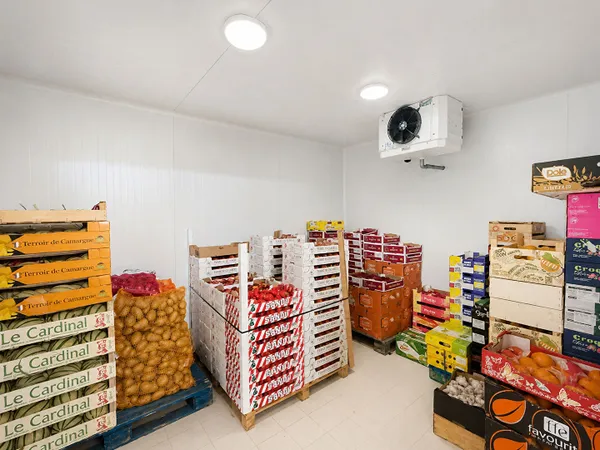 Local commercial 128 m²