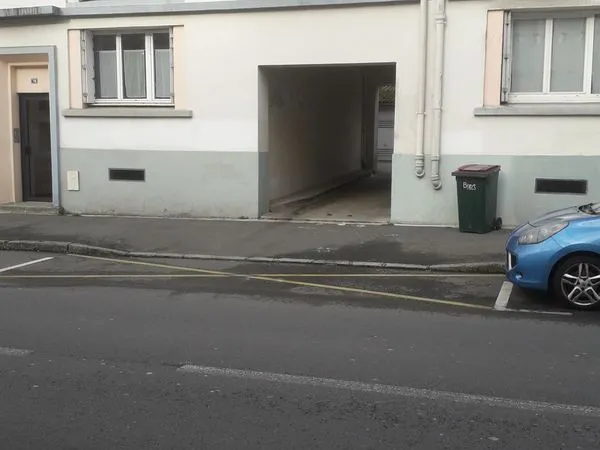 Garage parking box