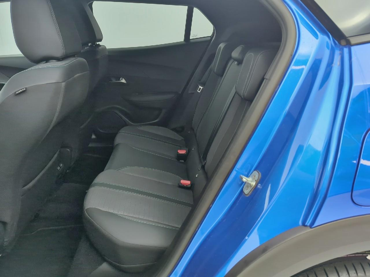 Peugeot 2008 puretech 130 s&s eat8 allure pack — photo 10