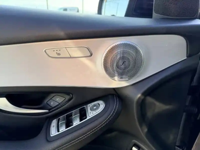 Mercedes Glc 300e 4matic suv amg line — photo 13
