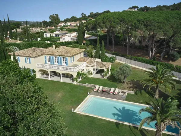 Maison 7 pièces 380 m²