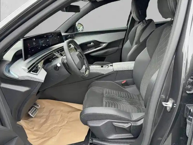 Peugeot 5008 hybrid 136 e-dcs6 — photo 31