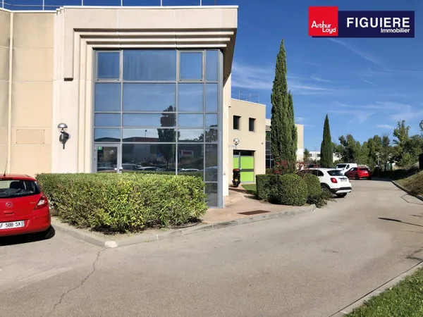 Local d'activité 260 m²