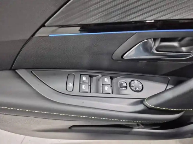 Peugeot 208 electrique 156ch 54 kwh — photo 15