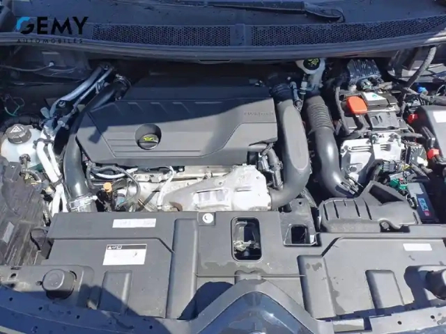 Citroën C5 Aircross hybride rechargeable 225 e-eat8 — photo 12