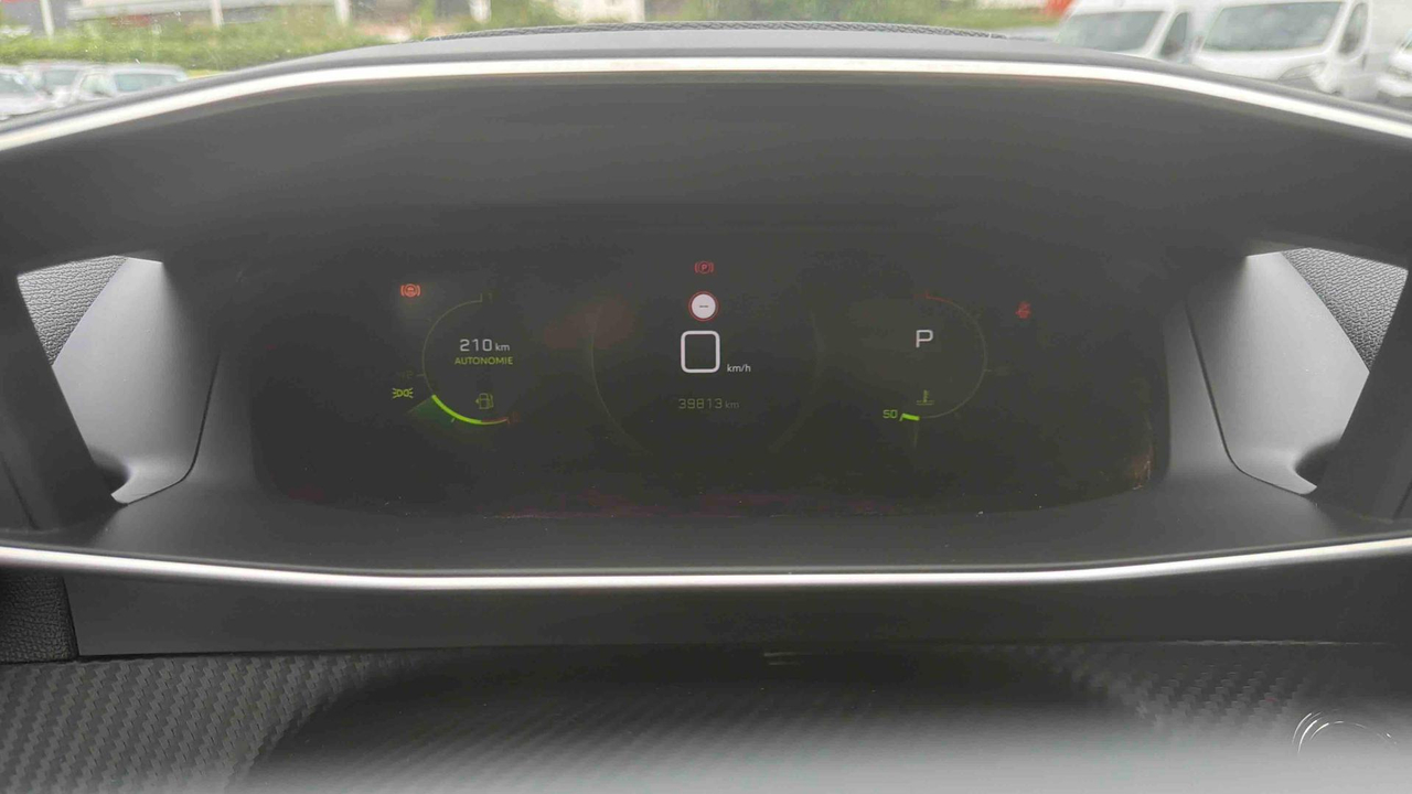 Peugeot 208 PureTech 100 S&amp;S EAT8 — photo 23