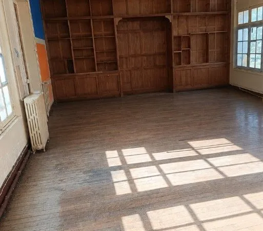 Locaux 131m² ateliers/stockage