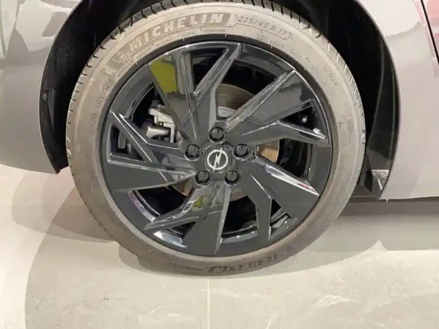 Opel Astra hybride rechargeable 180 ch bva8 — photo 6