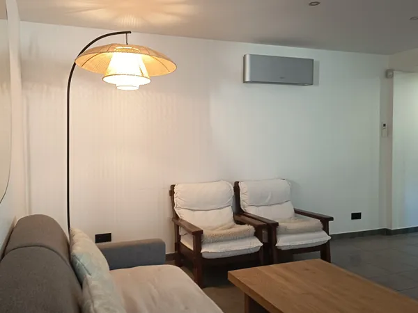 Maison de ville meublée de 77m² avec GARAGE - Entre le quartier des Cinq Avenues et le Palais Longch