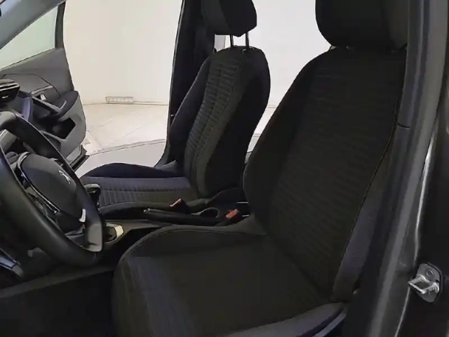 Peugeot 2008 puretech 100 s&amp;s bvm6 — photo 31