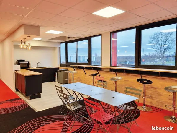 Bureau 14,7 m2, Avermes, parking inclus