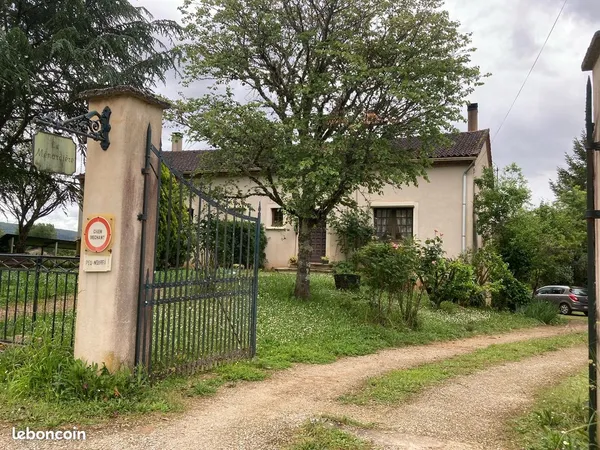 MAISON sur terrain 6000 m2